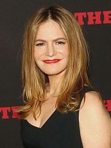 Jennifer Jason Leigh