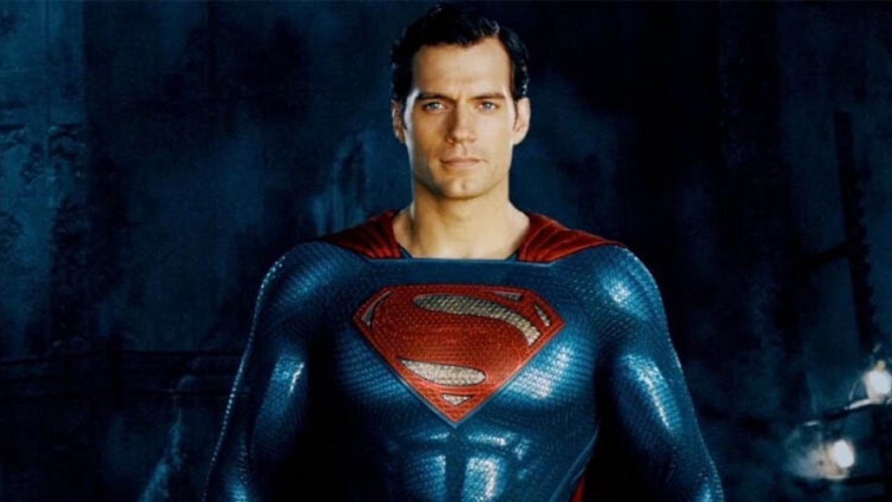 Henry Cavill Superman Rolüne Dönmek İçin Görüşmeler Yapıyor