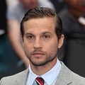 Fotoğraf Logan Marshall-Green