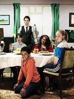 Beautiful People (UK) görüntüsü