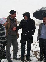 Karda Açan Menekşeler posteri