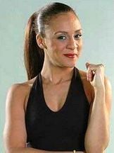 Defne Joy Foster'un fotoğrafi