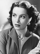 Yvonne Furneaux'un fotoğrafi