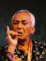 George Henare'un fotoğrafi