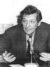 Ian McLellan Hunter'un fotoğrafi