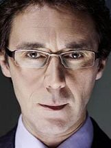 Guy Henry'un fotoğrafi