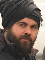 İzzet Özkaya'un fotoğrafi