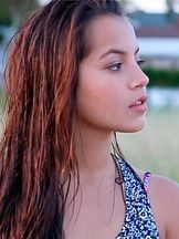 Isabela Merced'un fotoğrafi