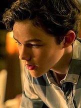 Levi Miller (II)'un fotoğrafi