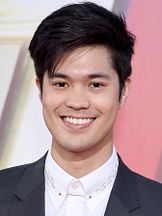 Ross Butler'un fotoğrafi