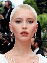 Iris Law'un fotoğrafi