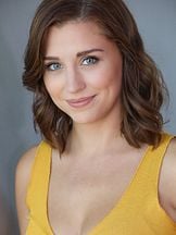 Taylor Misiak'un fotoğrafi