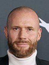 Oliver Trevena'un fotoğrafi