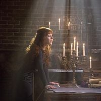 Fotoğraf Ruth Connell