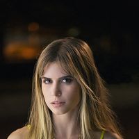 Fotoğraf Carlson Young