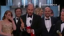 2017 Oscar Ödülleri - "Aşıklar Şehri" ve "Ay Işığı" Karışıklığı görüntüsü