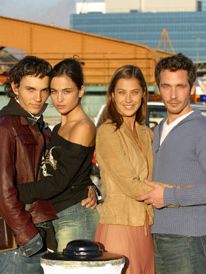 Dock 13 Sezon 1 posteri