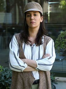 Hayat Sevince Güzel Sezon 1 posteri