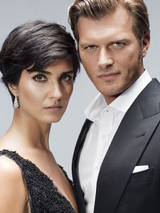 Cesur ve Güzel Sezon 1 posteri