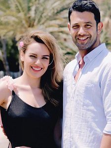 İki Yalancı Sezon 1 posteri