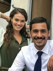 Tutsak Sezon 1 posteri