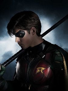 Titans Sezon 4 posteri