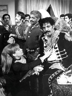 Maskeli 5ler posteri