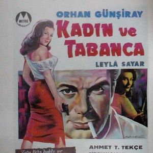 Fotoğraf Kadın Ve Tabanca