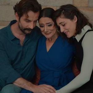 Fotoğraf Üç Kız Kardeş