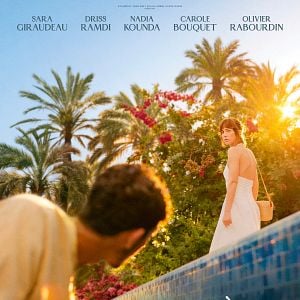 Fotoğraf Behind the Palm Trees