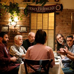 Fotoğraf Çekiç ve Gül: Bir Behzat Ç. Hikayesi
