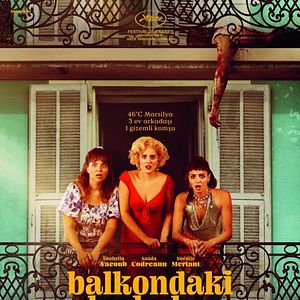 Fotoğraf Balkondaki Kadınlar