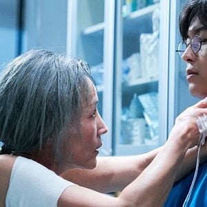 Fotoğraf The Old Woman with the Knife