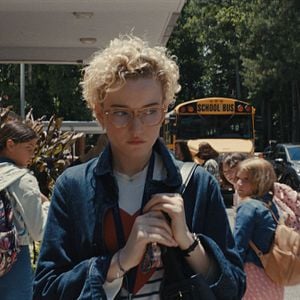 Fotoğraf Julia Garner