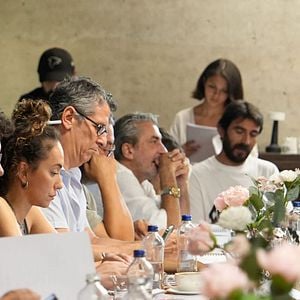 Fotoğraf Yankı: Görünmez El