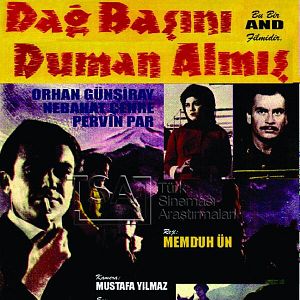 Fotoğraf Dağ Başını Duman Almış