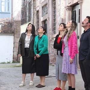 Fotoğraf Üç Kız Kardeş