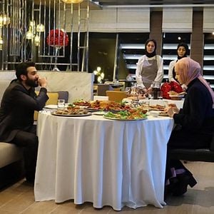 Fotoğraf Kızıl Goncalar