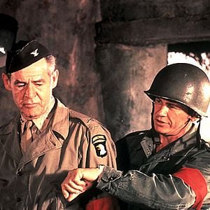 Fotoğraf 12 Kahraman Haydut