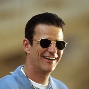 Fotoğraf From the Earth to the Moon