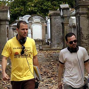 Fotoğraf Stay Alive