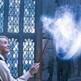 Fotoğraf Harry Potter ve Zümrüdüanka Yoldaşlığı