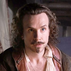 Fotoğraf Rafe Spall