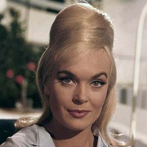 Fotoğraf Shirley Eaton
