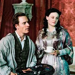 Fotoğraf Romola Garai