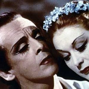 Fotoğraf Kırmızı Pabuçlar