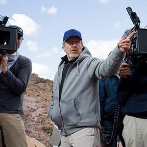 Fotoğraf Yalanlar Üstüne