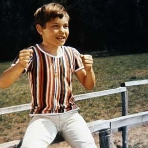 Fotoğraf Sébastien parmi les hommes