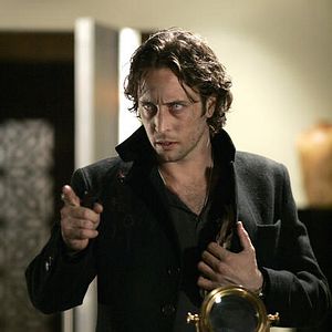 Fotoğraf Alex O'Loughlin