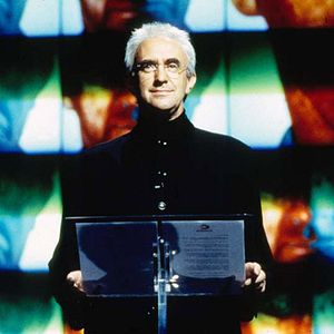 Fotoğraf Yarın Asla Ölmez